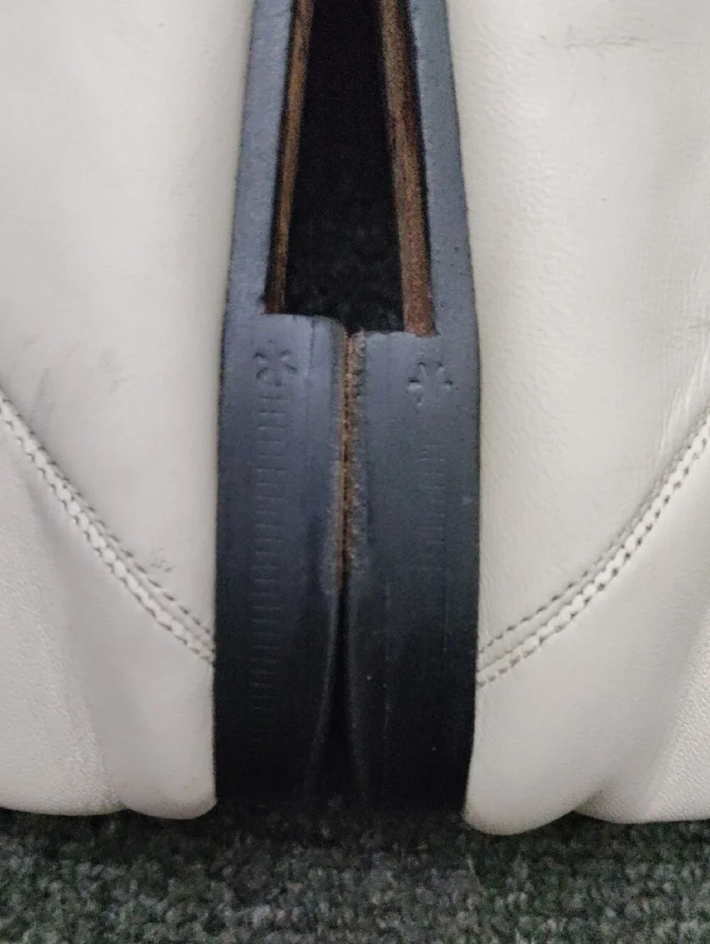 Gucci White Leather Horsebit Slip-On Loafers